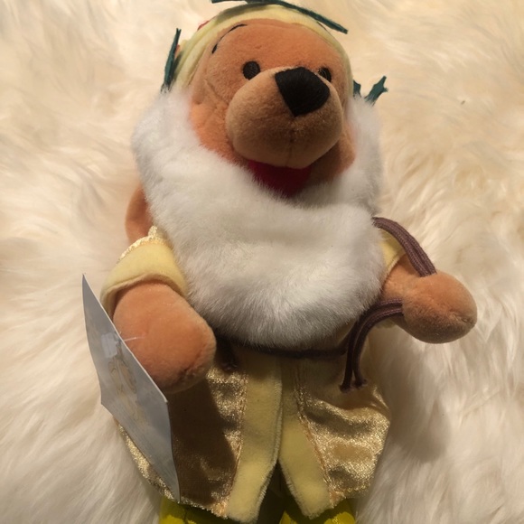 NWT Disney Winnie The Pooh International Santa - Picture 10 of 11